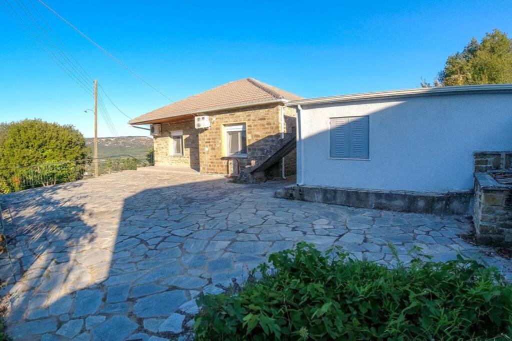 Breathtaking Lake View Cottage With A Fireplace Next To Ioannina City! Zewnętrze zdjęcie